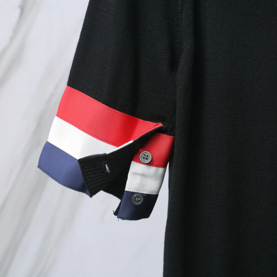 ：M 25（TB ） THOM BROWNE TB T Classic Breathable Authentic Quality + Authentic + Same Style Size：0/1/2/3/4 ：White/Black/Navy Blue/Light Gray